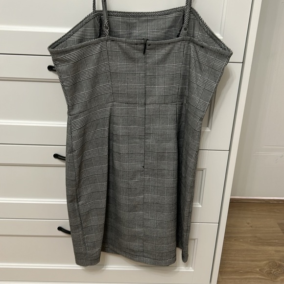 Mini dress - Picture 2 of 5